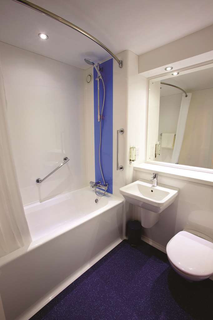Travelodge Birmingham Central Newhall Street Стая снимка