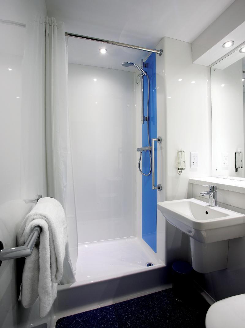 Travelodge Birmingham Central Newhall Street Екстериор снимка